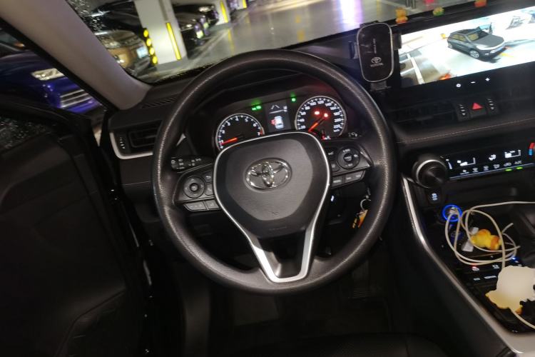 Used Toyota RAV4 2024 2.0L CVT Two-Wheel Drive Urban Edition Steering Wheel