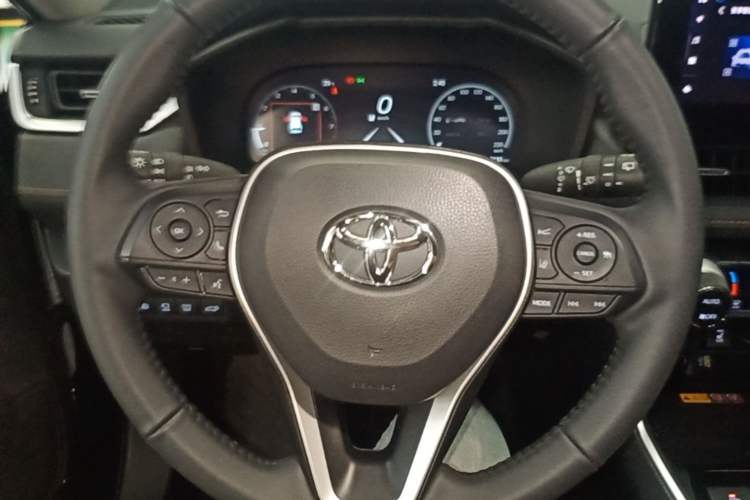 Used Toyota RAV4 2024 2.0L CVT Two-Wheel Drive Fashion Plus Edition Steering Wheel