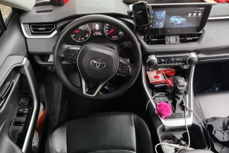 Used Toyota RAV4 2024 2.0L CVT Two-Wheel Drive Urban Edition Steering Wheel