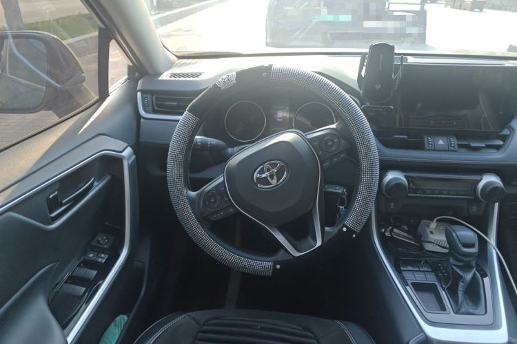 Used Toyota RAV4 2024 2.0L CVT Two-Wheel Drive Urban Edition Steering Wheel