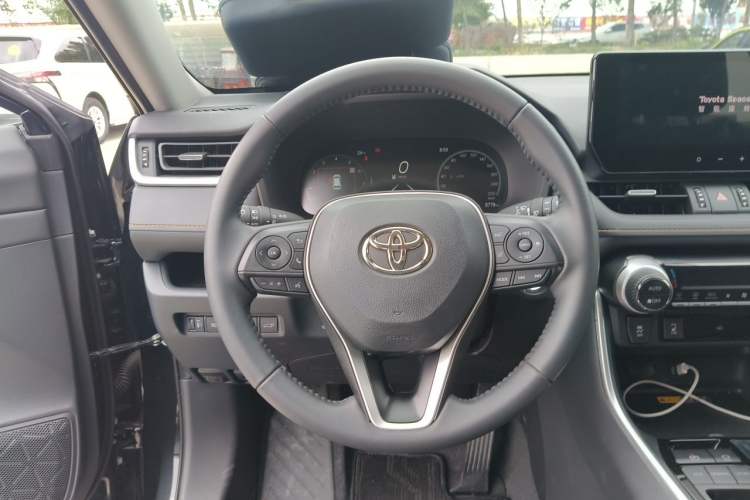 Used Toyota RAV4 2024 2.0L CVT Two-Wheel Drive Fashion Plus Edition Steering Wheel