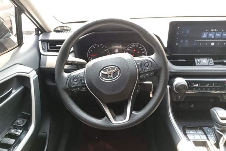 Used Toyota RAV4 2024 2.0L CVT Two-Wheel Drive Urban Edition Steering Wheel