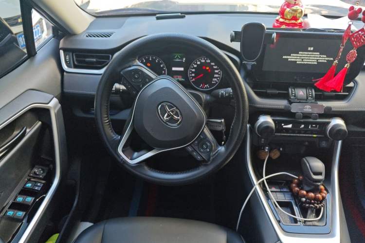 Used Toyota RAV4 2024 2.0L CVT Two-Wheel Drive Urban Edition Steering Wheel