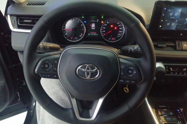 Used Toyota RAV4 2024 2.0L CVT Two-Wheel Drive Urban Edition Steering Wheel