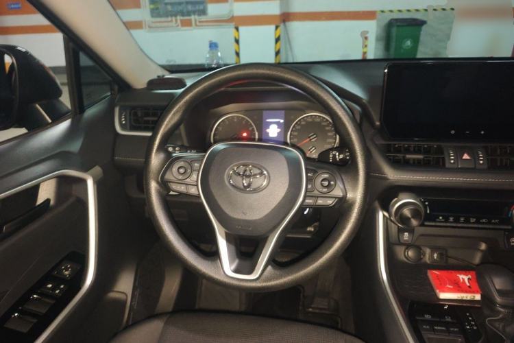 Used Toyota RAV4 2024 2.0L CVT Two-Wheel Drive Urban Edition Steering Wheel