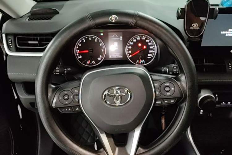 Used Toyota RAV4 2024 2.0L CVT Two-Wheel Drive Urban Edition Steering Wheel