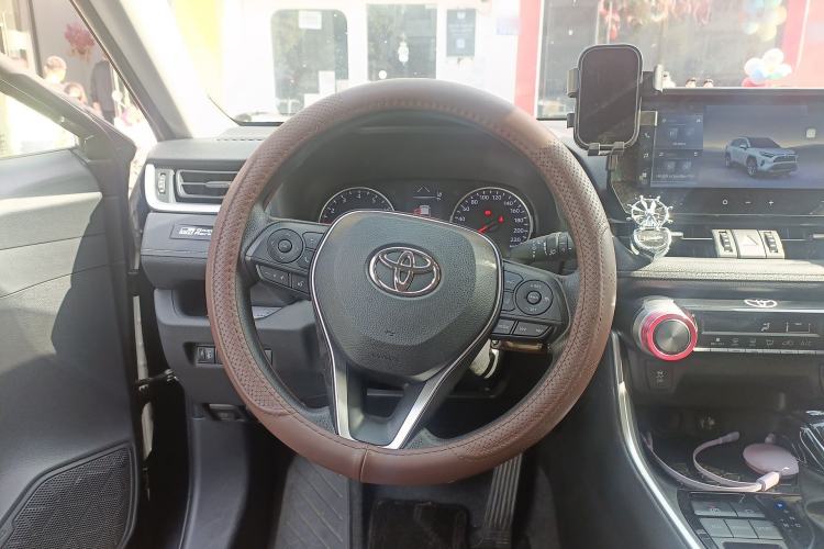Used Toyota RAV4 2024 2.0L CVT Two-Wheel Drive Urban Edition Steering Wheel