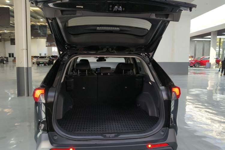 Used Toyota RAV4 2024 2.0L CVT Two-Wheel Drive Urban Edition Trunk