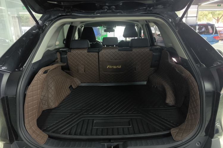 Used Toyota RAV4 2024 2.0L CVT Two-Wheel Drive Urban Edition Trunk