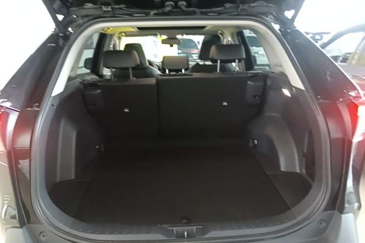 Used Toyota RAV4 2024 2.0L CVT Two-Wheel Drive Fashion Plus Edition Trunk