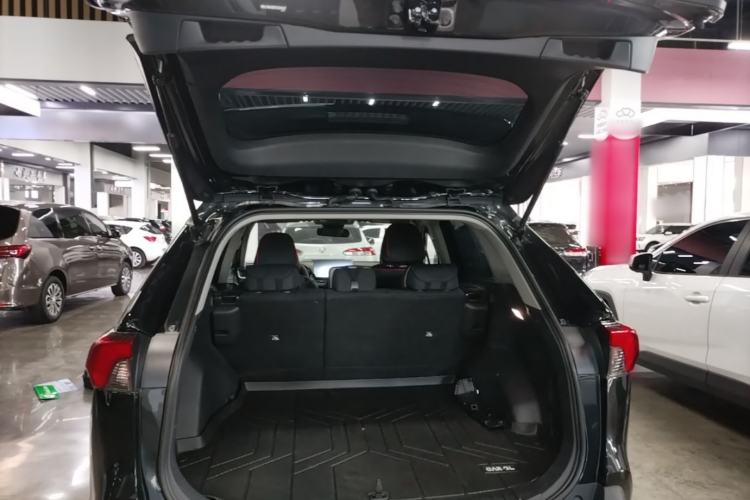 Used Toyota RAV4 2024 2.0L CVT Two-Wheel Drive Urban Edition Trunk