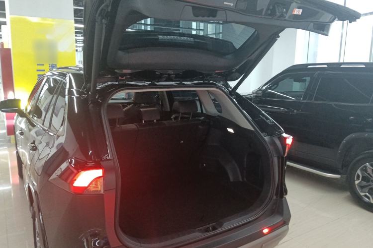 Used Toyota RAV4 2024 2.0L CVT Two-Wheel Drive Fashion Plus Edition Trunk