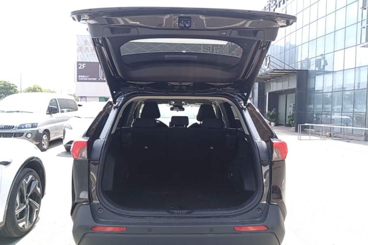 Used Toyota RAV4 2024 2.0L CVT Two-Wheel Drive Urban Edition Trunk