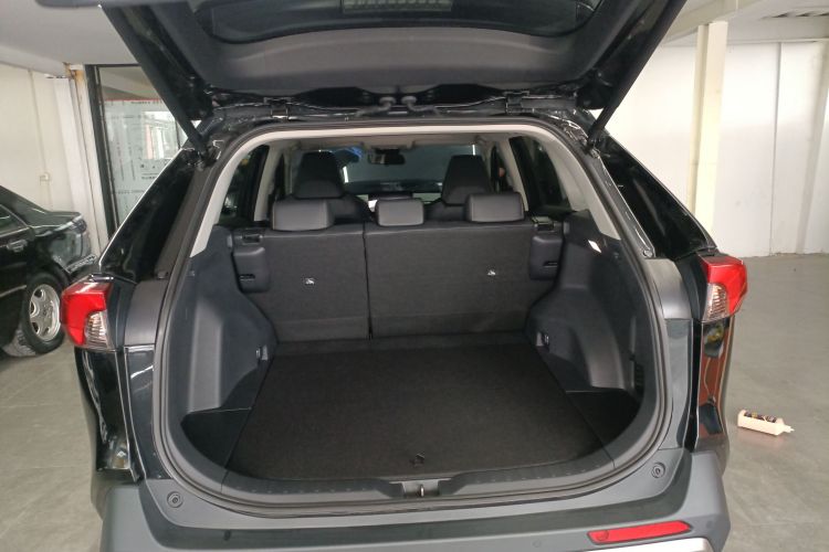 Used Toyota RAV4 2024 2.0L CVT Two-Wheel Drive Fashion Plus Edition Trunk