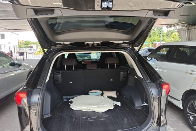 Used Toyota RAV4 2024 2.0L CVT Two-Wheel Drive Urban Edition Trunk