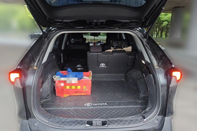 Used Toyota RAV4 2024 2.0L CVT Two-Wheel Drive Urban Edition Trunk