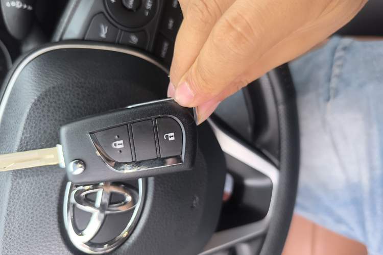 Used Toyota RAV4 2024 2.0L CVT Two-Wheel Drive Urban Edition Vehicle Key