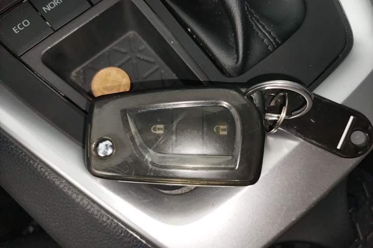 Used Toyota RAV4 2024 2.0L CVT Two-Wheel Drive Urban Edition Vehicle Key