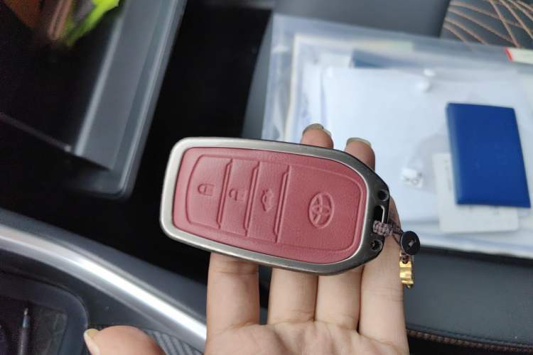 Used Toyota RAV4 2024 2.0L CVT Two-Wheel Drive Fashion Plus Edition Vehicle Key