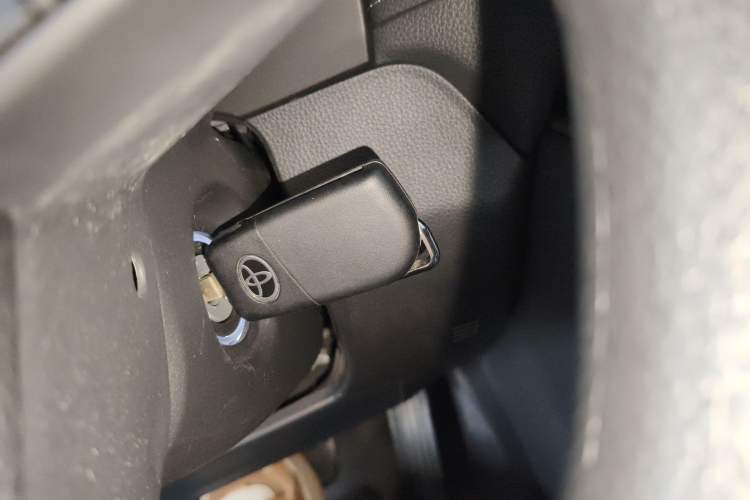 Used Toyota RAV4 2024 2.0L CVT Two-Wheel Drive Urban Edition Vehicle Key