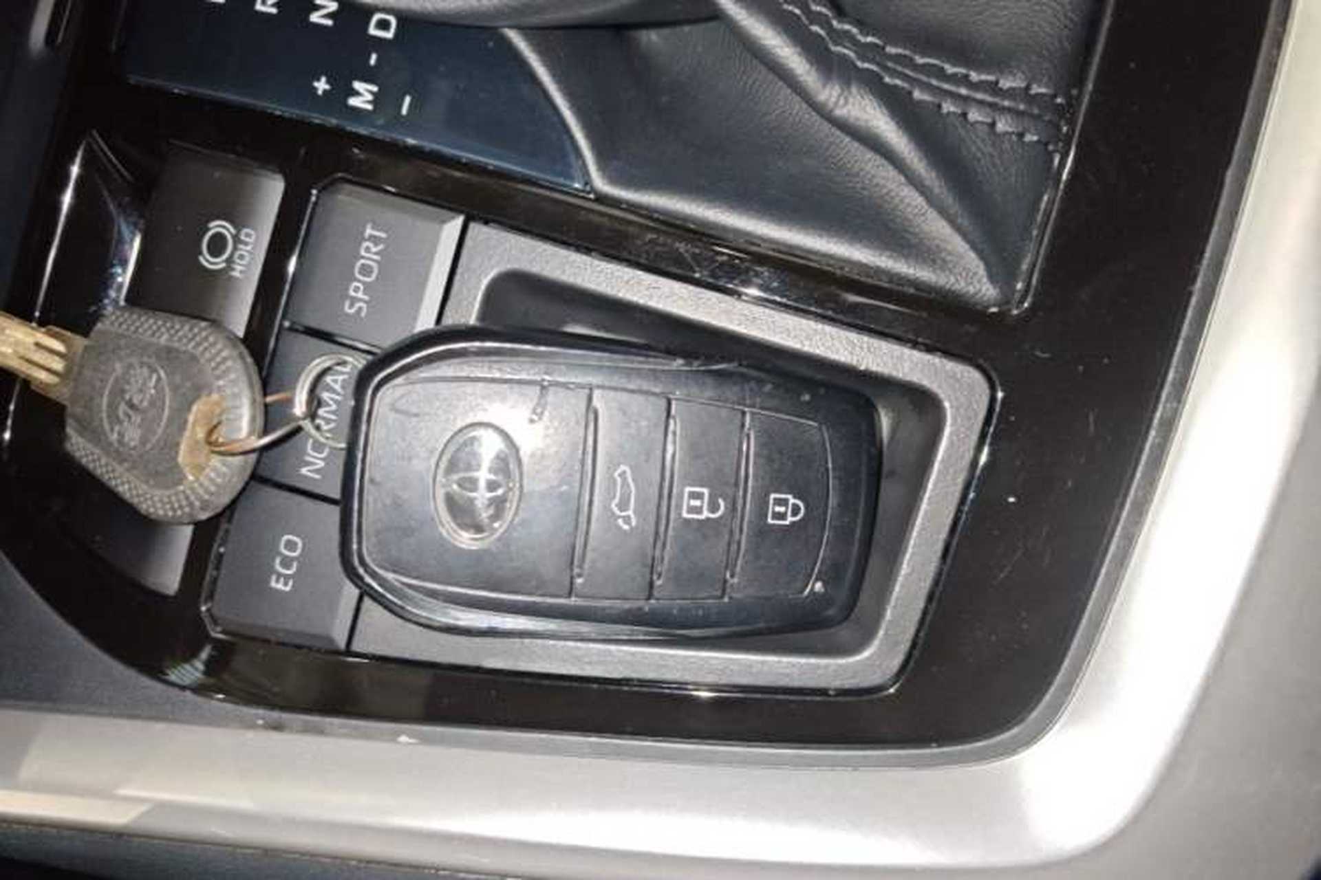Used Toyota RAV4 2024 2.0L CVT Two-Wheel Drive Fashion Plus Edition Vehicle Key
