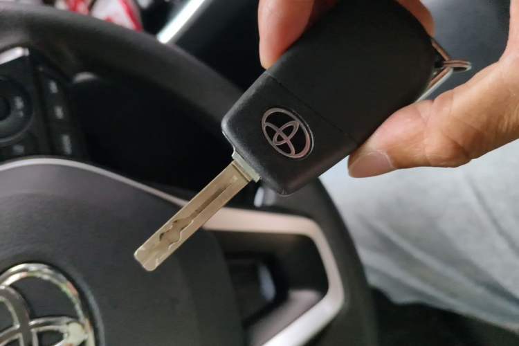 Used Toyota RAV4 2024 2.0L CVT Two-Wheel Drive Urban Edition Vehicle Key