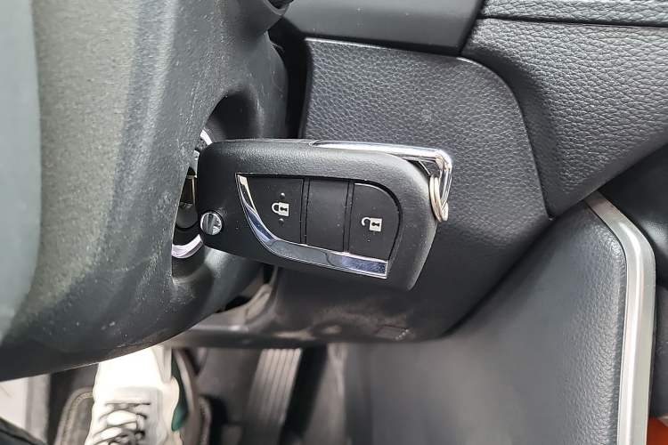 Used Toyota RAV4 2024 2.0L CVT Two-Wheel Drive Urban Edition Vehicle Key