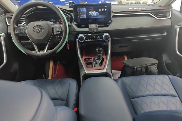 Used Toyota RAV4 2024 2.0L CVT Two-Wheel Drive Urban Edition Center Console