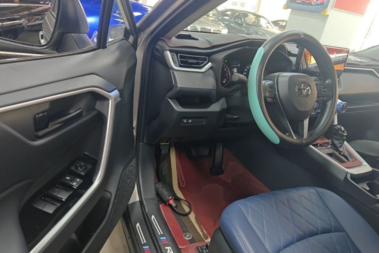 Used Toyota RAV4 2024 2.0L CVT Two-Wheel Drive Urban Edition Driver Seat