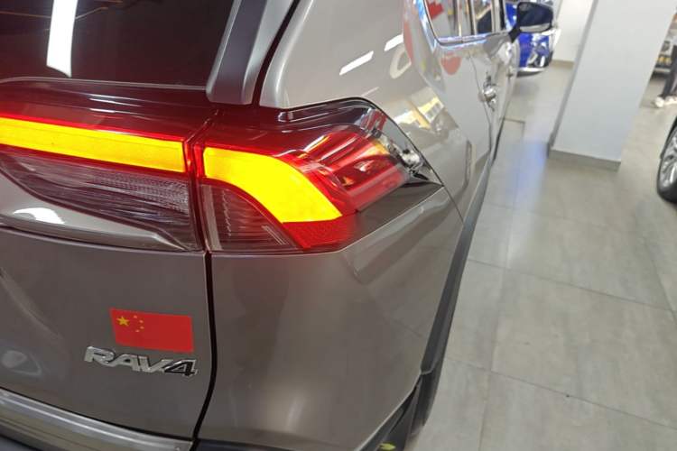 Used Toyota RAV4 2024 2.0L CVT Two-Wheel Drive Urban Edition Right Rear Taillight