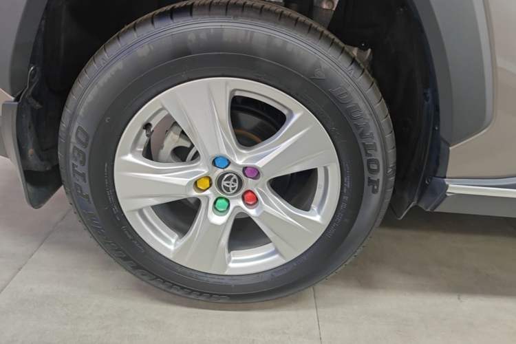 Used Toyota RAV4 2024 2.0L CVT Two-Wheel Drive Urban Edition Right Rear Wheel Hub