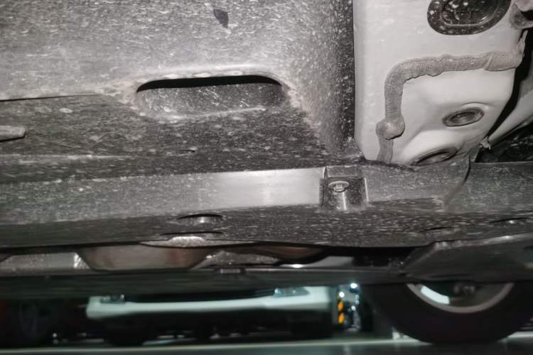 Used Toyota RAV4 2024 2.0L CVT Two-Wheel Drive Urban Edition Chassis Front Right