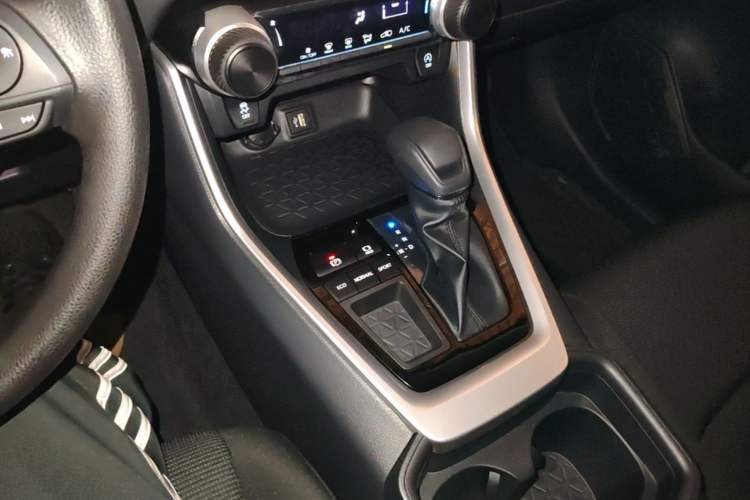 Used Toyota RAV4 2024 2.0L CVT Two-Wheel Drive Urban Edition Gear Lever