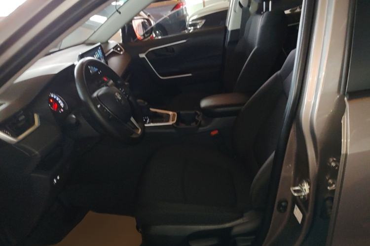 Used Toyota RAV4 2024 2.0L CVT Two-Wheel Drive Urban Edition Left Front Seat