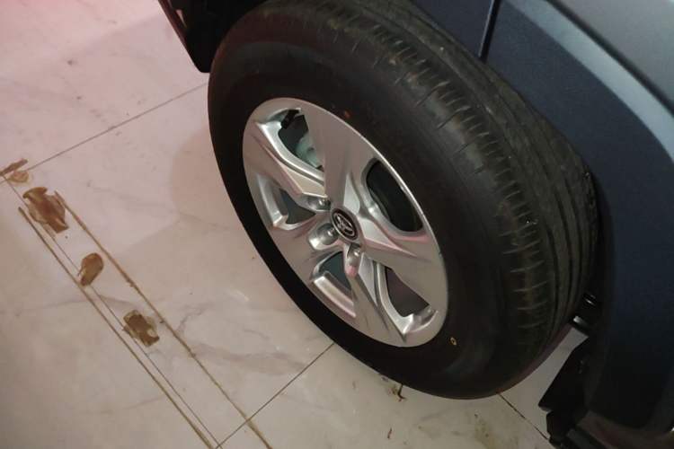 Used Toyota RAV4 2024 2.0L CVT Two-Wheel Drive Urban Edition Right Rear Wheel Hub