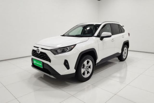 Toyota RAV4 2024 2.0L CVT Two-Wheel Drive Urban Edition usado