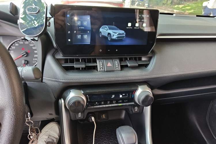 Used Toyota RAV4 2024 2.0L CVT Two-Wheel Drive Urban Edition Audio And AC Panel