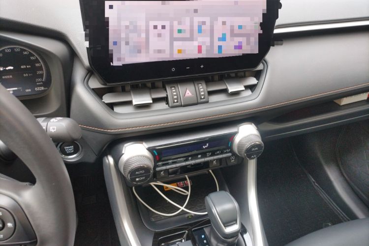 Used Toyota RAV4 2024 2.0L CVT Two-Wheel Drive Fashion Plus Edition Audio And AC Panel