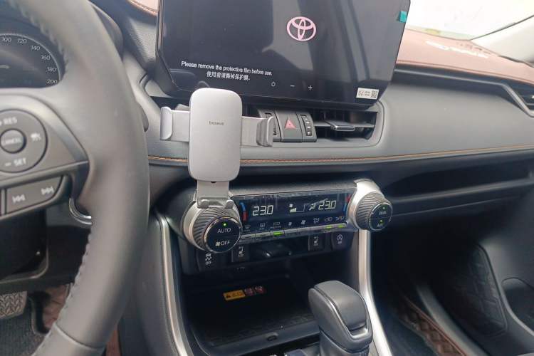 Used Toyota RAV4 2024 2.0L CVT Two-Wheel Drive Fashion Plus Edition Audio And AC Panel
