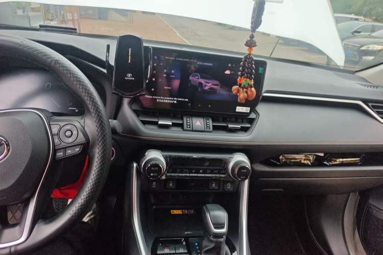 Used Toyota RAV4 2024 2.0L CVT Two-Wheel Drive Fashion Plus Edition Audio And AC Panel