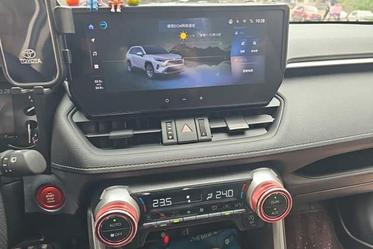 Used Toyota RAV4 2024 2.0L CVT Two-Wheel Drive Fashion Edition Audio And AC Panel