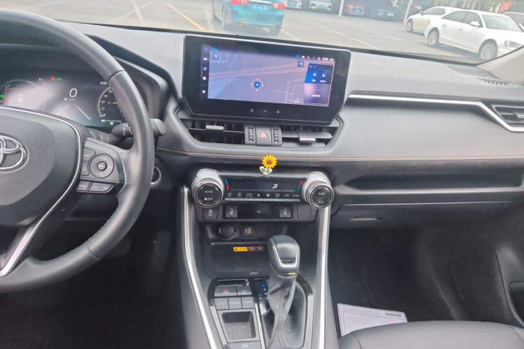 Used Toyota RAV4 2024 Dual-Motor 2.5L E-CVT Two-Wheel Drive Elite Plus Edition Audio And AC Panel