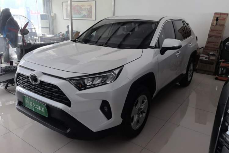 Toyota RAV4 2024 2.0L CVT Two-Wheel Drive Urban Edition