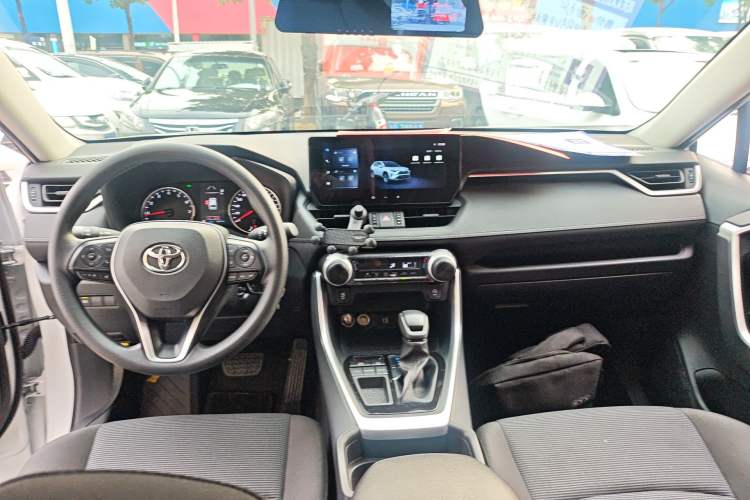 Used Toyota RAV4 2024 2.0L CVT Two-Wheel Drive Urban Edition Center Console