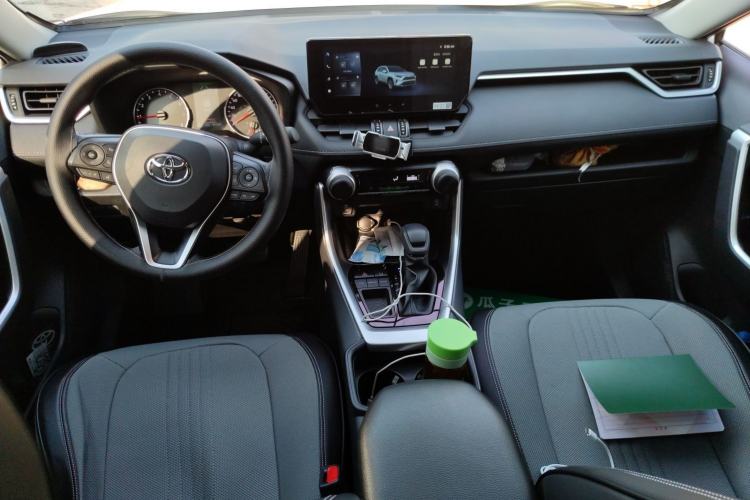 Used Toyota RAV4 2024 2.0L CVT Two-Wheel Drive Urban Edition Center Console