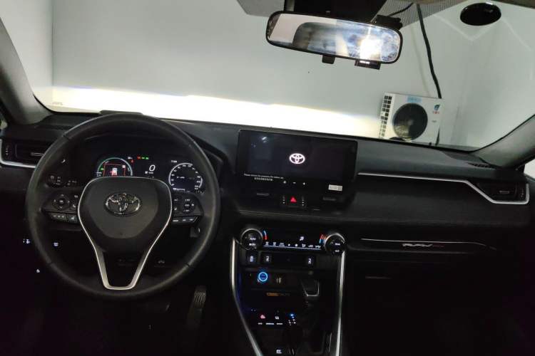 Used Toyota RAV4 2024 Dual-Motor 2.5L E-CVT Two-Wheel Drive Elite Plus Edition Center Console