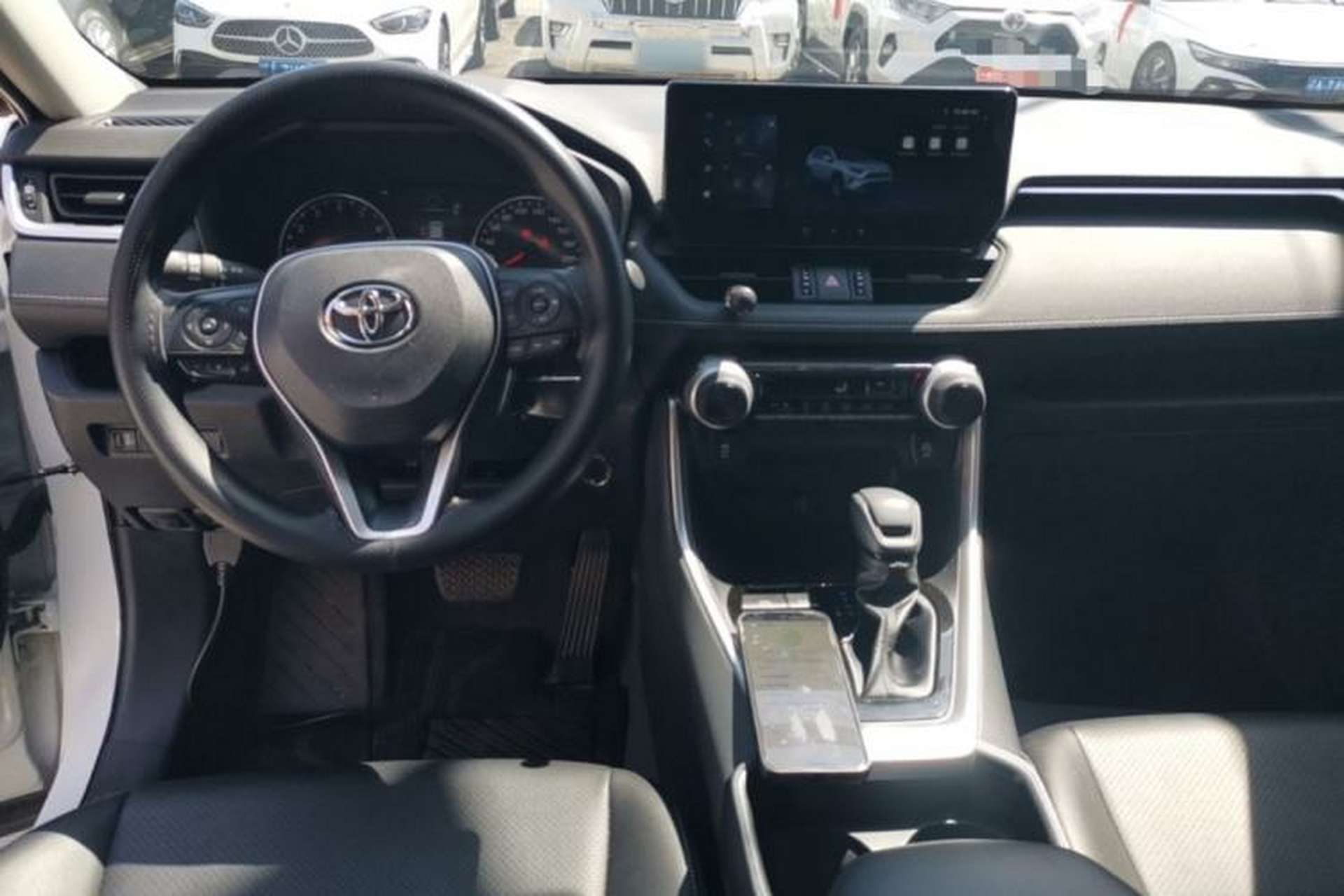 Used Toyota RAV4 2024 2.0L CVT Two-Wheel Drive Urban Edition Center Console