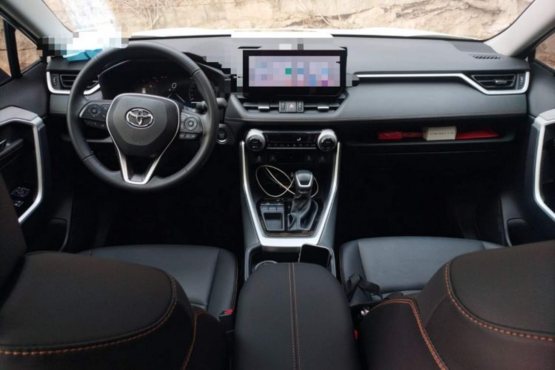 Used Toyota RAV4 2024 2.0L CVT Two-Wheel Drive Fashion Plus Edition Center Console