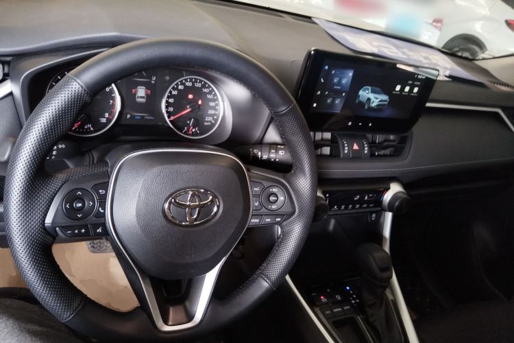 Used Toyota RAV4 2024 2.0L CVT Two-Wheel Drive Urban Edition Center Console
