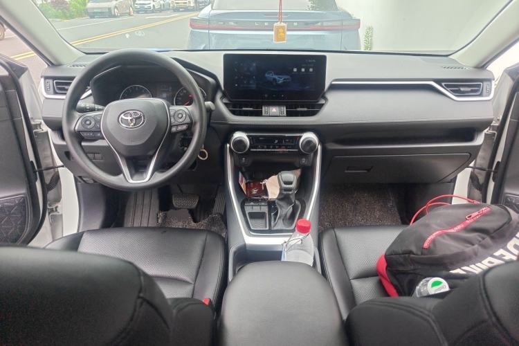 Used Toyota RAV4 2024 2.0L CVT Two-Wheel Drive Urban Edition Center Console